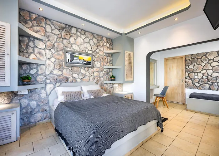 Plastiras 4* Fira (Santorini)