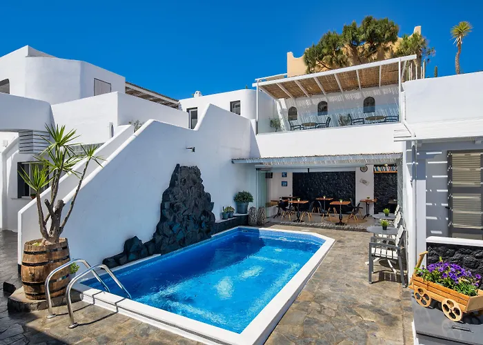 Konukevi Plastiras Fira (Santorini)