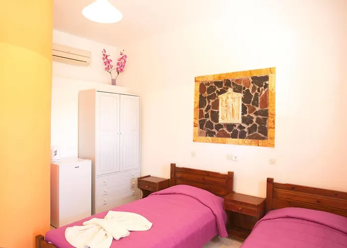 Konukevi Plastiras Fira (Santorini)