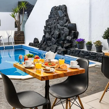 Plastiras 2* Fira (Santorini)