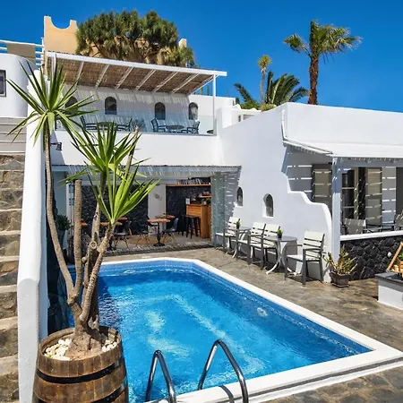 Plastiras Guest house Fira (Santorini)