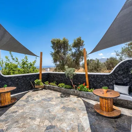 Guest house Plastiras Fira (Santorini)