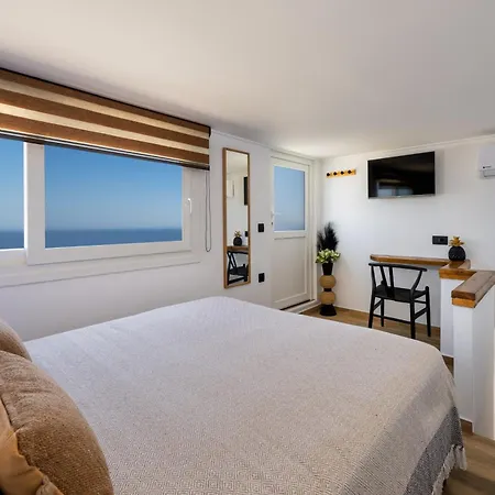 Plastiras Guest house Fira (Santorini)