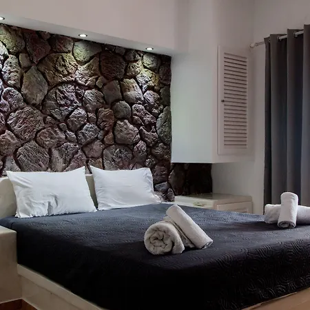 Plastiras Fira (Santorini)