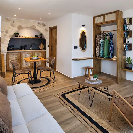 Guest house Plastiras Fira (Santorini)