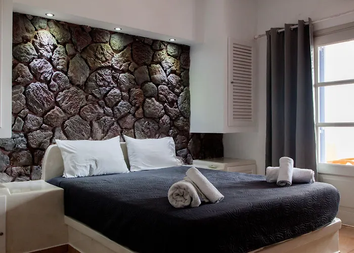 Plastiras Fira (Santorini)