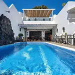 Plastiras Pensionat Fira (Santorini)