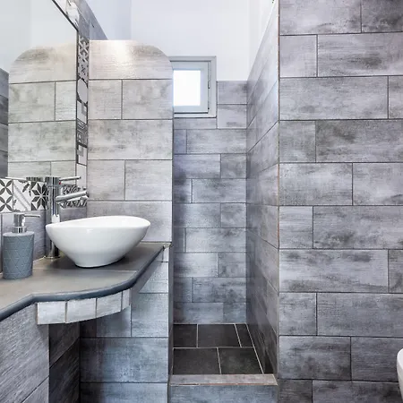 플라스티라스 룸스 게스트하우스 3*