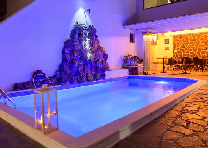 بيت ضيافة بلاستيراس رومز