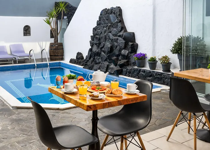 بيت ضيافة بلاستيراس رومز