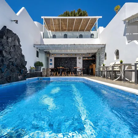 Plastiras Pensión Fira (Santorini)